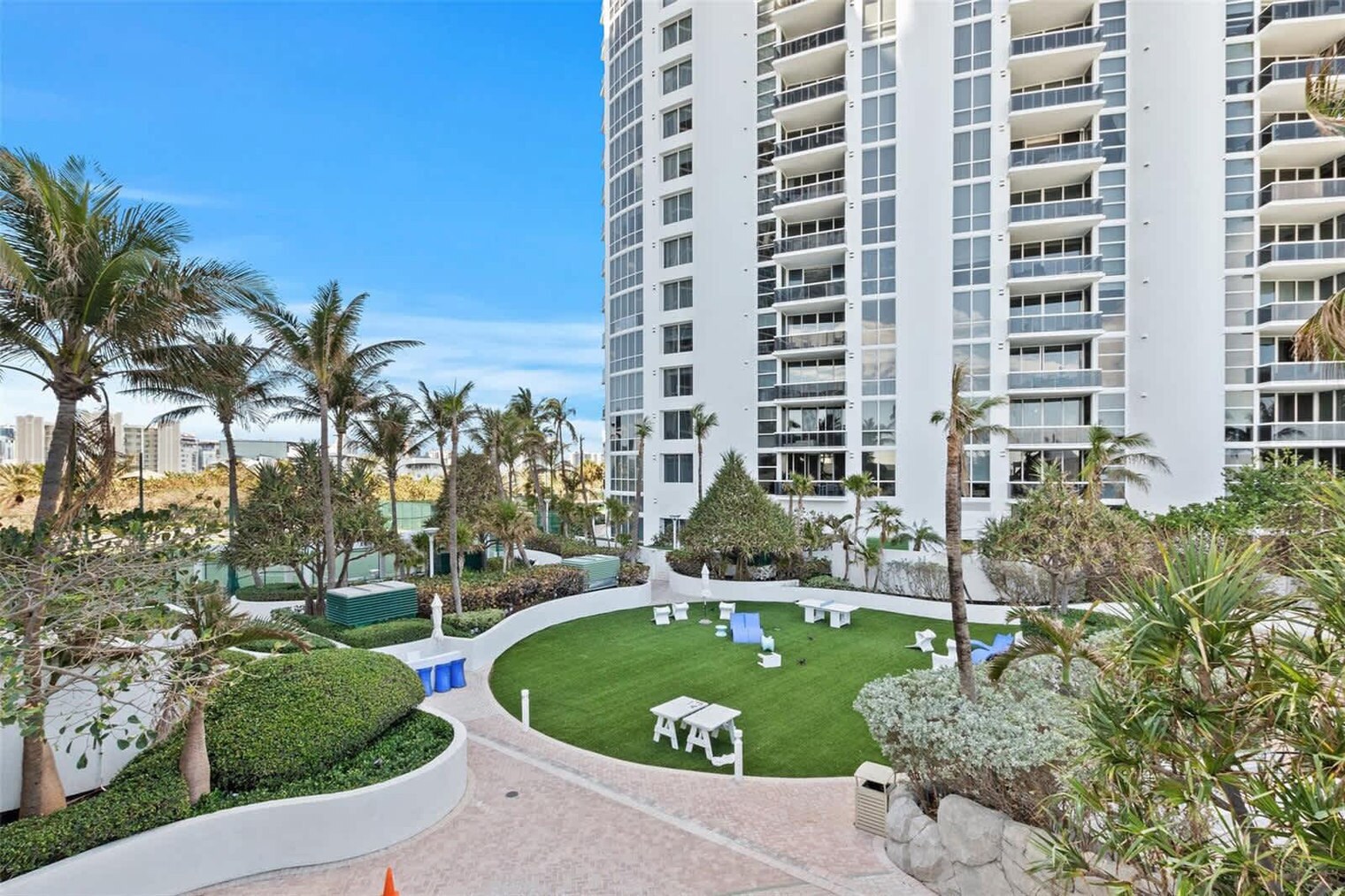 Building Photo - 18001 Collins Ave