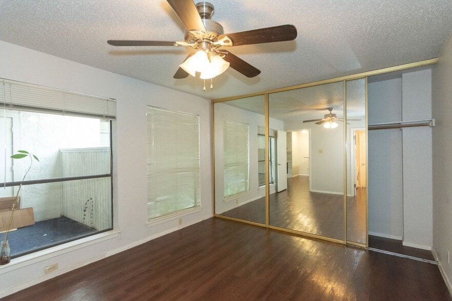 Building Photo - 3115 Helms St