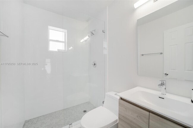 Building Photo - 6210 SW 59th Pl