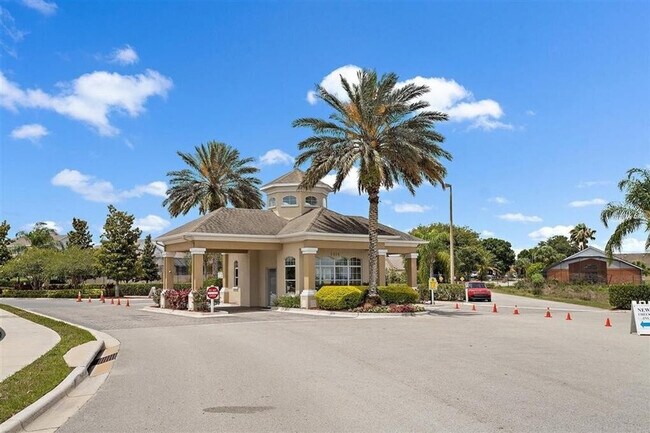 Building Photo - 2314 Silver Palm Dr