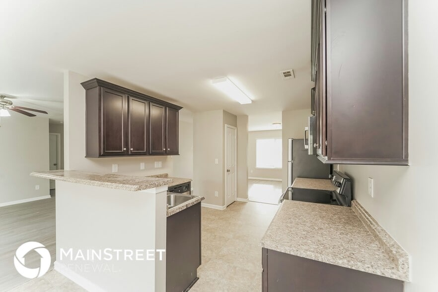 Building Photo - 9621 Pond Vista Court