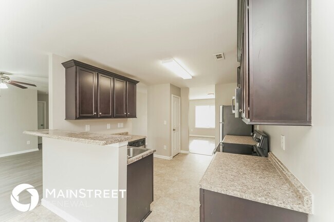Building Photo - 9621 Pond Vista Court