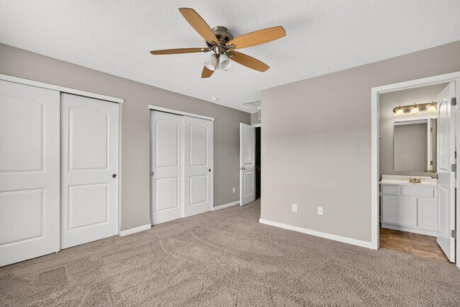 Building Photo - 5652 Pittsford Dr