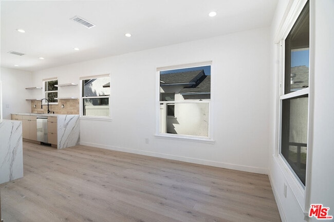 Building Photo - 17638 Welby Way