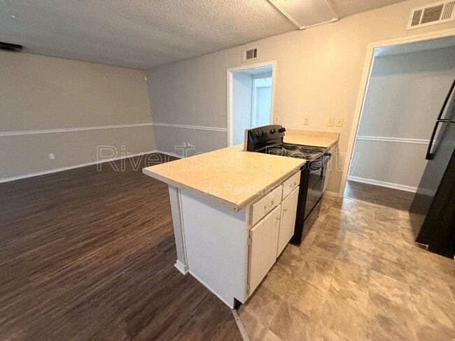 Building Photo - 6989 Cherry Blossom Dr