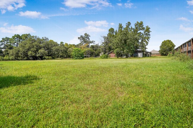 Building Photo - 700 Anderson Rd