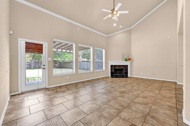 Building Photo - 130 S Vershire Cir