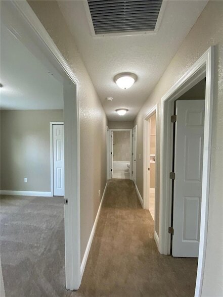 Building Photo - 14843 SW 48th Ave