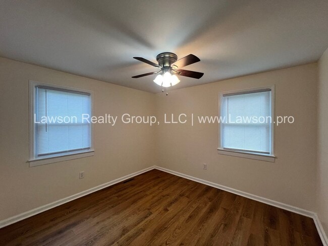 Building Photo - Close to Carvins Cove- One Level Living with Hobby Shed