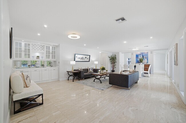 Building Photo - 2519 Barcelona Dr