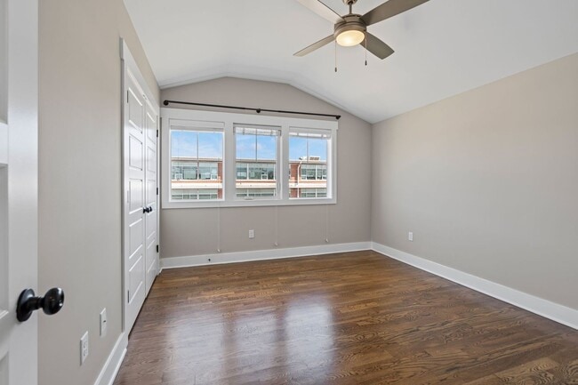 Building Photo - Beautiful North Nashville Home