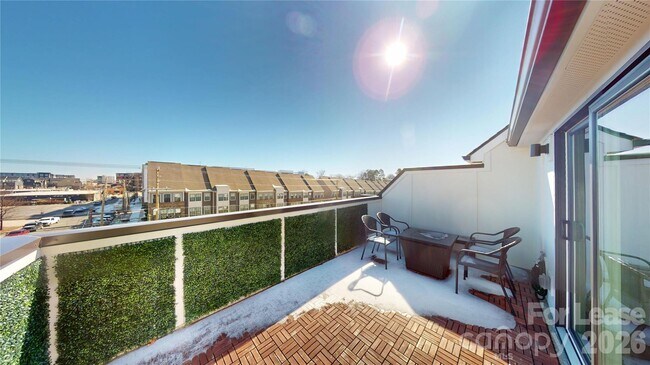 Building Photo - 3606 S Tryon St