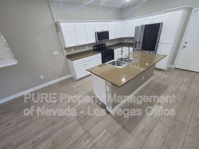 Building Photo - 9389 Black Wolf Ave