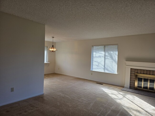 Building Photo - 6336 Stone Bridge Rd