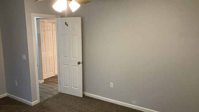 Building Photo - 2025 Culver Ave