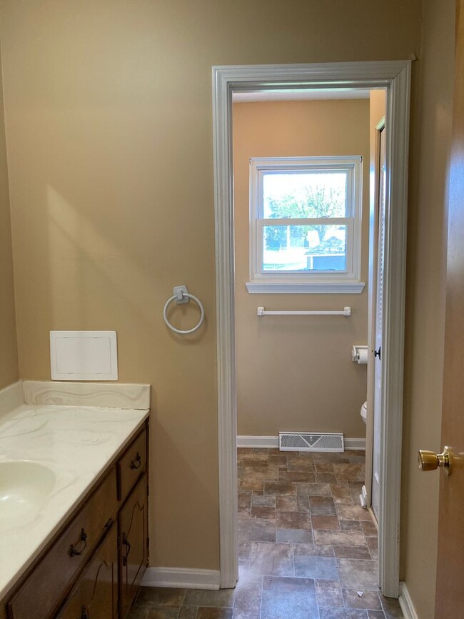 Building Photo - 112 Kristen Ct