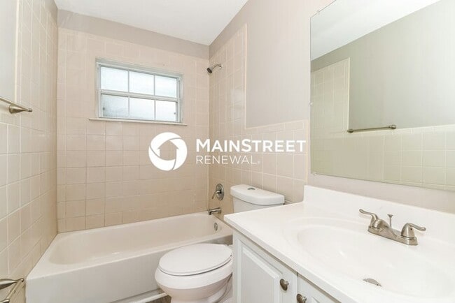 Building Photo - 4 Bedroom Pet-Friendly Home in Jacksonville, FL with Main Street Renewal
