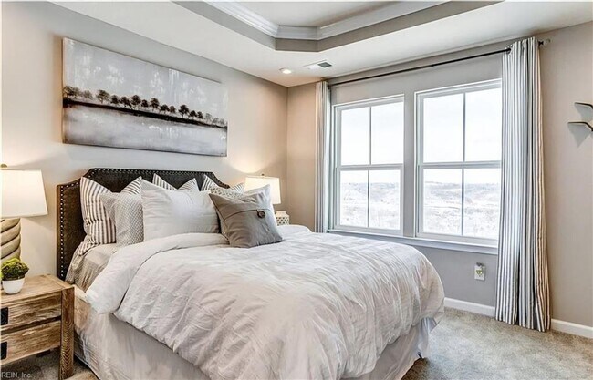 Building Photo - Lovely Townhouse in Benns Grant!