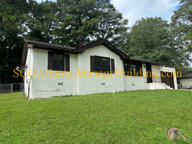 Building Photo - 2639 Lilac Dr
