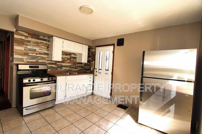 Building Photo - 937 Grand Ave