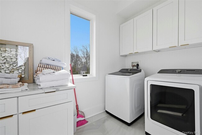 Building Photo - 43 Smugglers Path