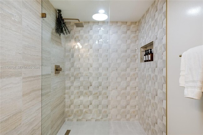 Building Photo - 2951 S Bayshore Dr