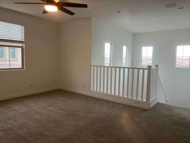 Building Photo - 9922 E Tahoe Ave