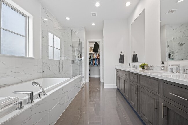 Building Photo - 2703 Kinsley Oaks Dr