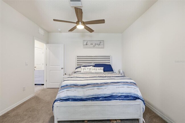 Building Photo - 32992 Major Oak Dr