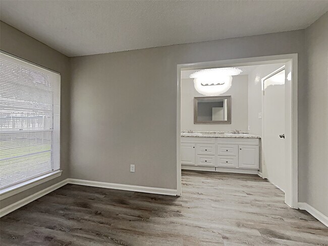 Building Photo - 25311 Mill Pond Ln