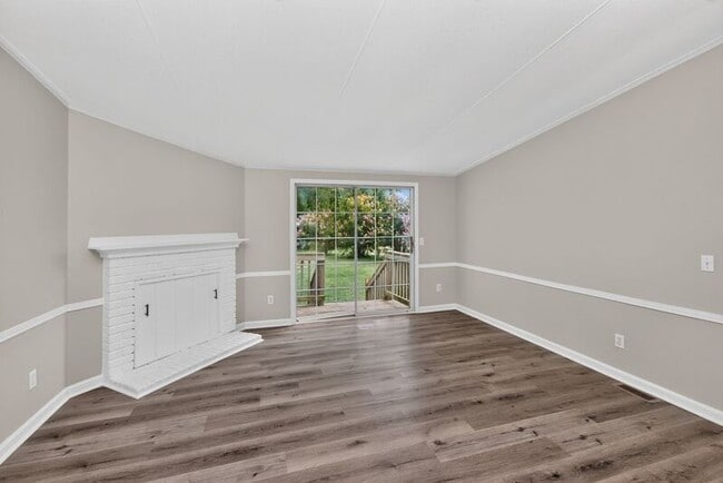 Building Photo - 9009 Dorchester Ln