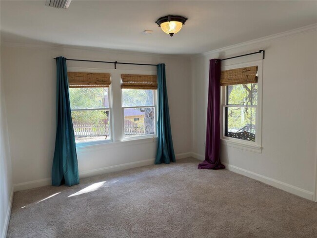 Building Photo - 3003 Burleson Rd