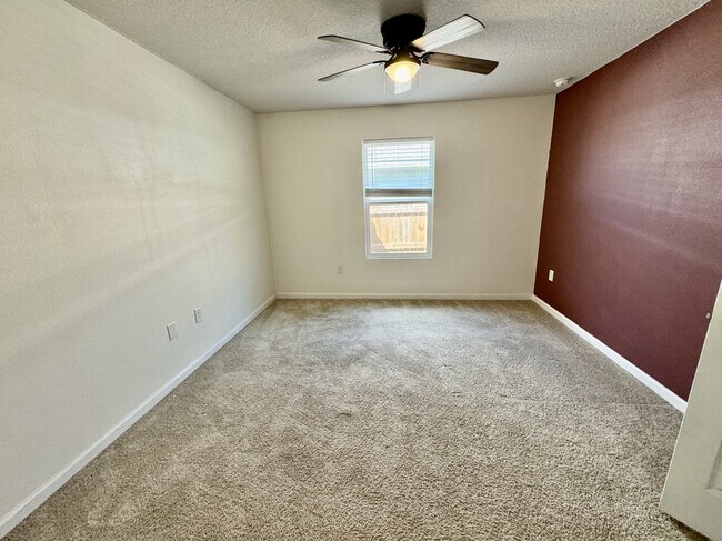 Building Photo - 5265 Peach Dr