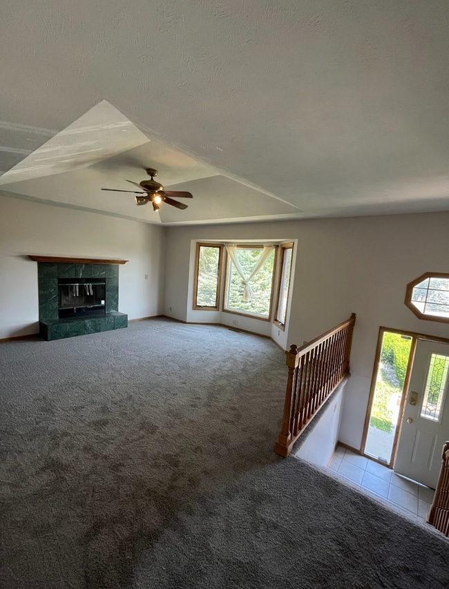 Building Photo - 4-Bedroom Plattsmouth Home with Lake Access!!