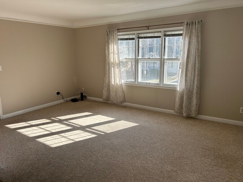 Primary Photo - 1123 2nd St NW