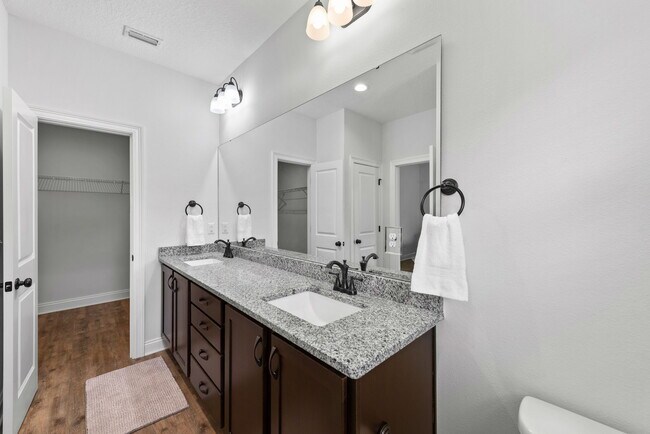 Building Photo - 1712 Sound Haven Ct