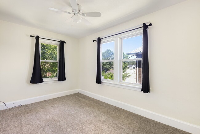 Building Photo - 401 S Buchanan St