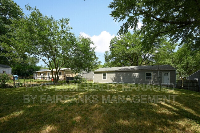 Building Photo - 6405 E 150th St