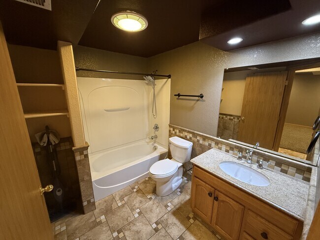 Building Photo - 3153 51st Ave