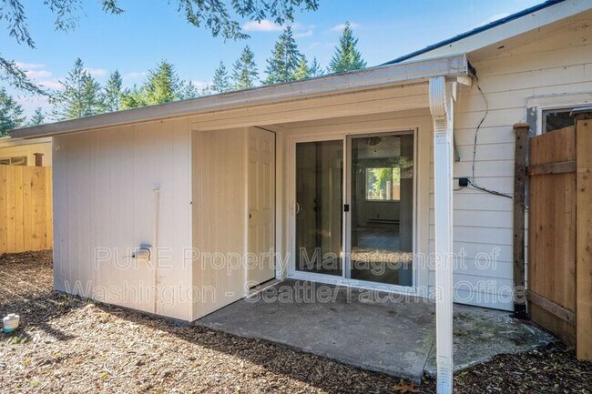 Building Photo - 6417 151st St NW