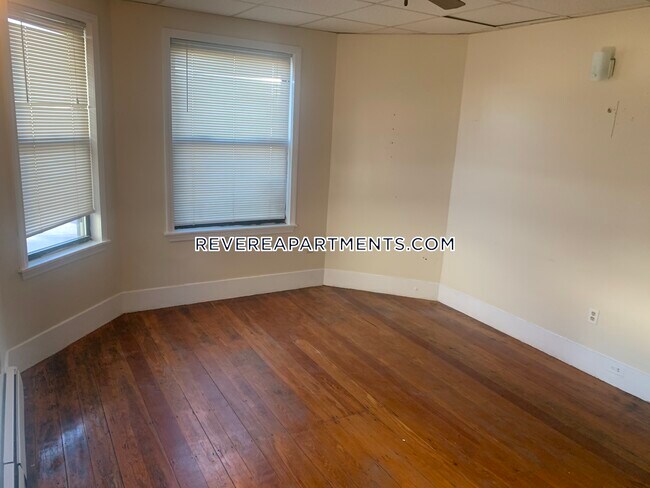 Building Photo - 1535 N Shore Rd