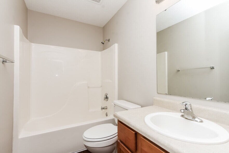 Building Photo - 8047 Twin River Dr