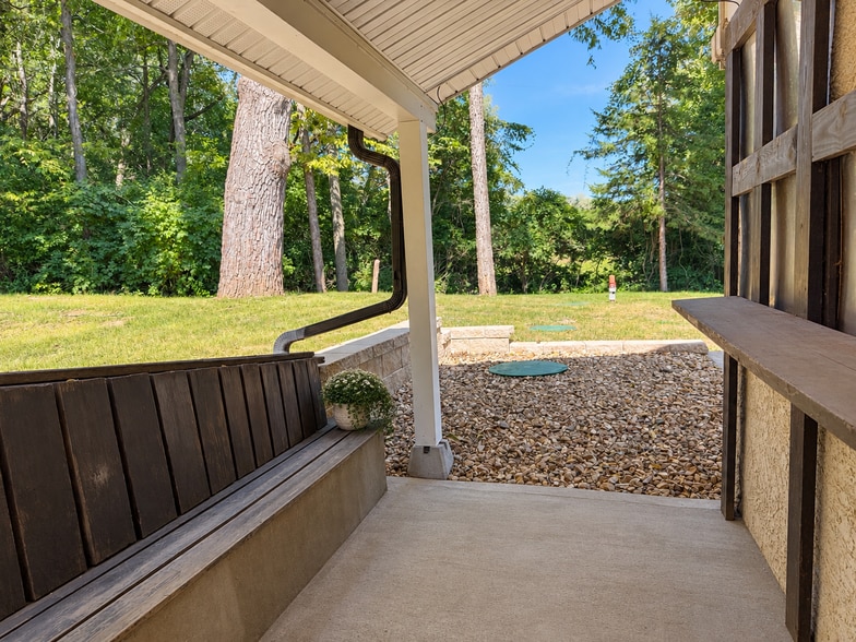 Building Photo - 8850 Woodland Dr