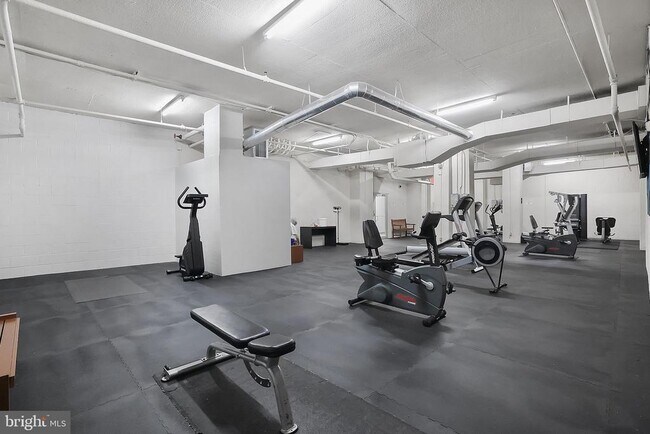 Building Photo - 3713 S George Mason Dr