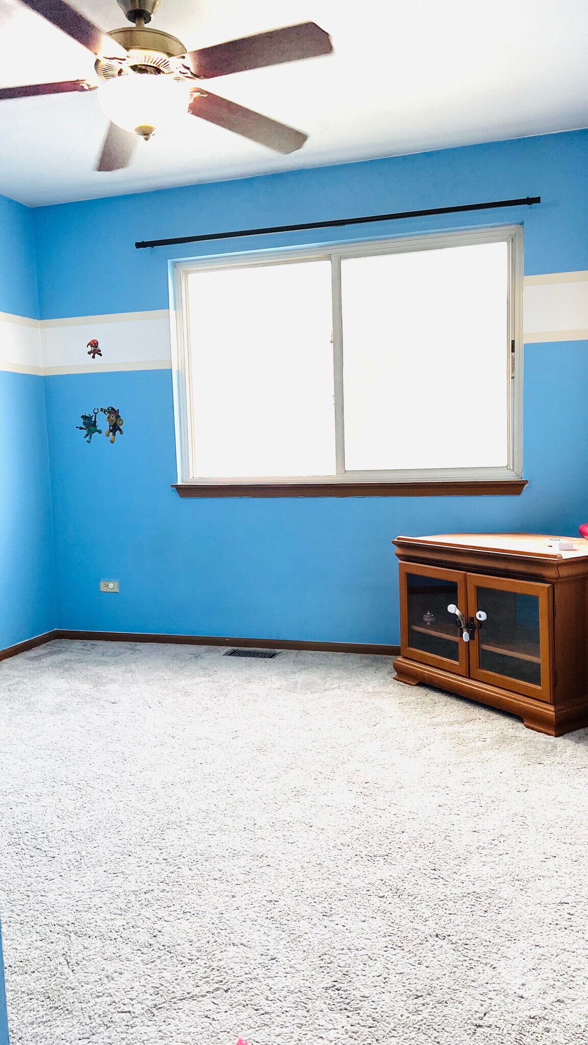 Building Photo - 722 E Whispering Oaks Dr