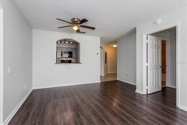 Building Photo - 3940 Southpointe Dr