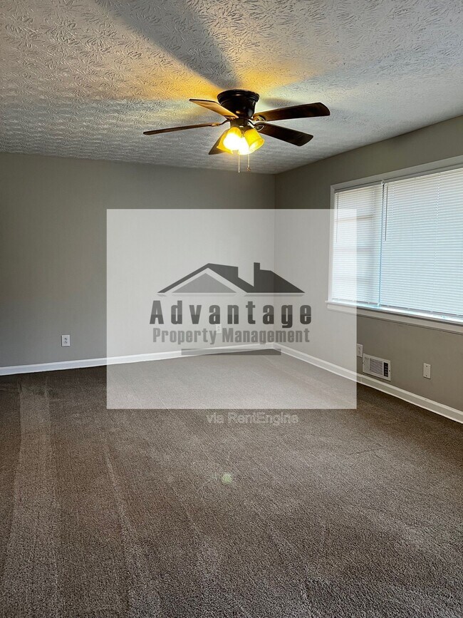 Building Photo - 5895 Jonesboro Rd