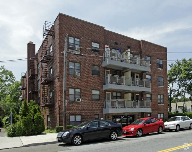 793 McLean Ave - Andria Manor