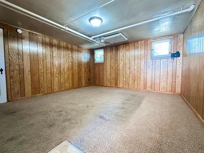 Building Photo - 137 N Tremont St