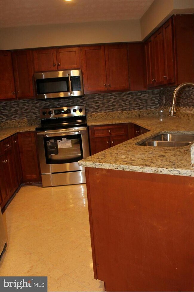 Building Photo - 4832 Brookstone Terrace